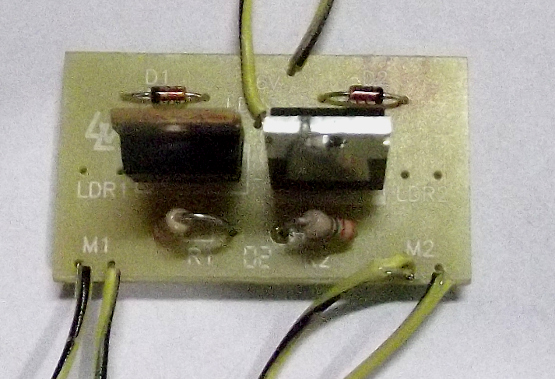 The position of diodes D1 and D2 should be observed
The position of diodes D1 and D2 should be observed